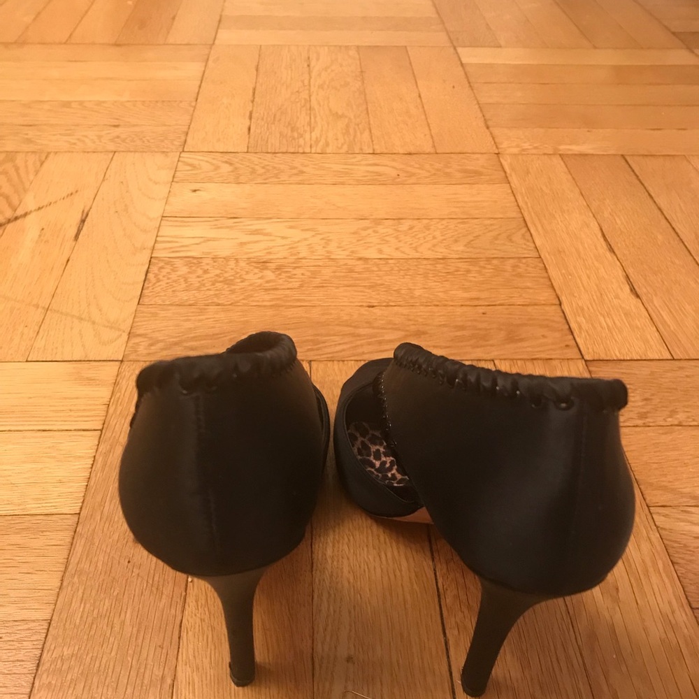 Heels - Picture 2 of 4